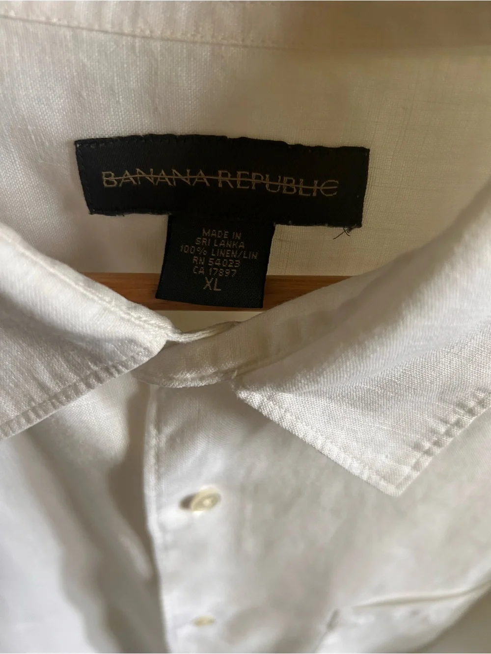 Classic Banana Republic Linen Men's White Short-Sleeve Button-Up Shirt